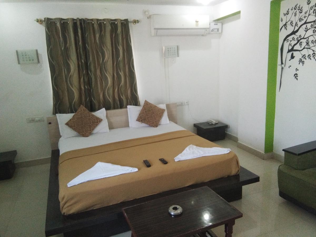Sairam Residency Hotell Tirupati Exteriör bild