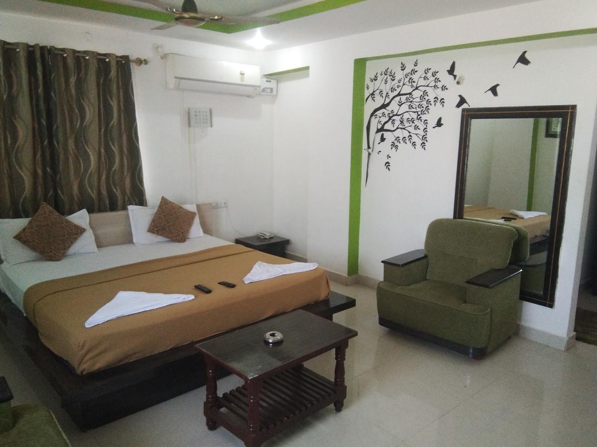 Sairam Residency Hotell Tirupati Exteriör bild