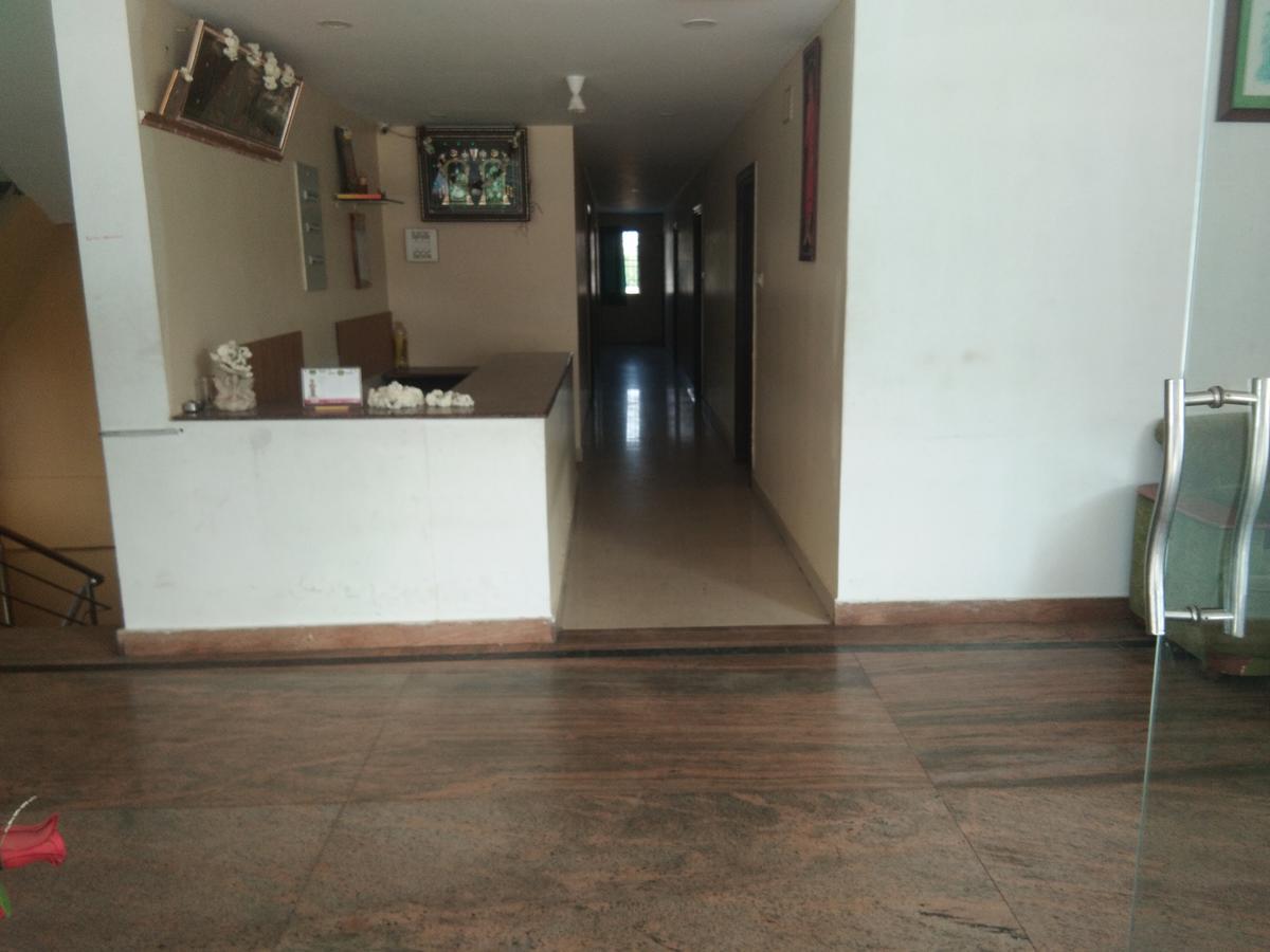 Sairam Residency Hotell Tirupati Exteriör bild