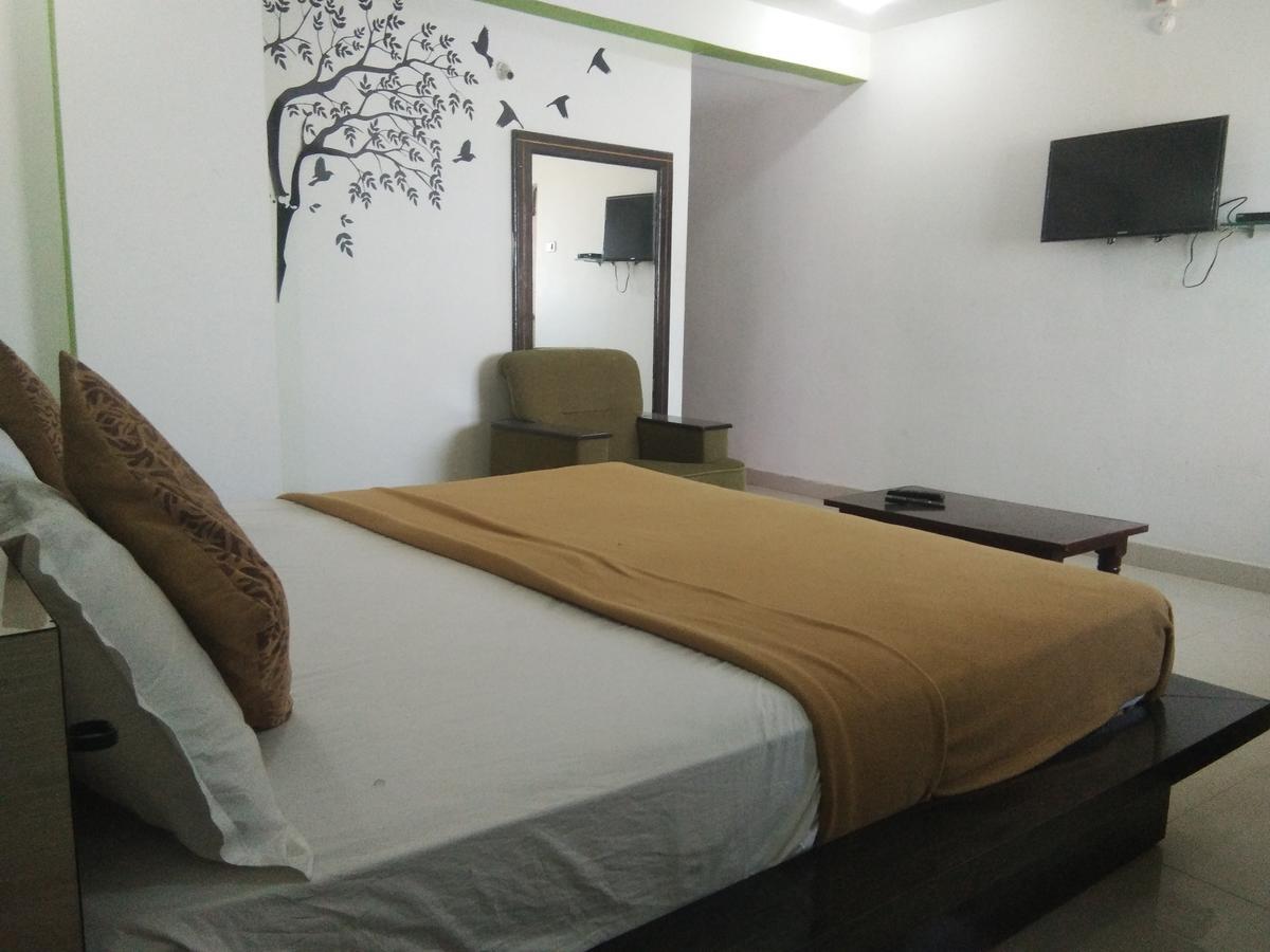 Sairam Residency Hotell Tirupati Exteriör bild